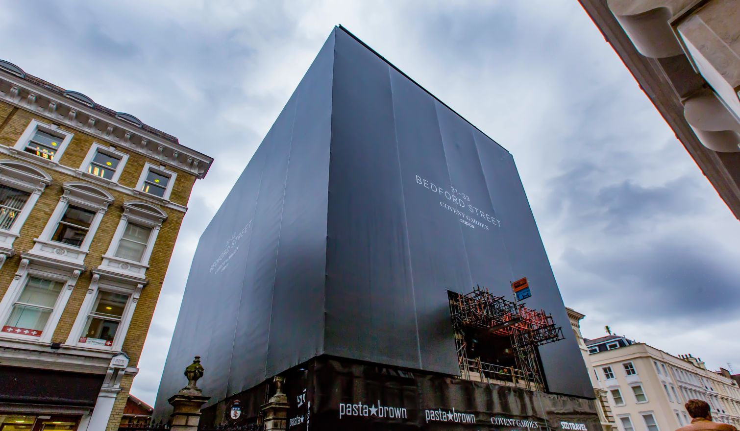 Z Hotel, Bedford Street, London - Pavement Gantry, Access Scaffold and Temporary Roof