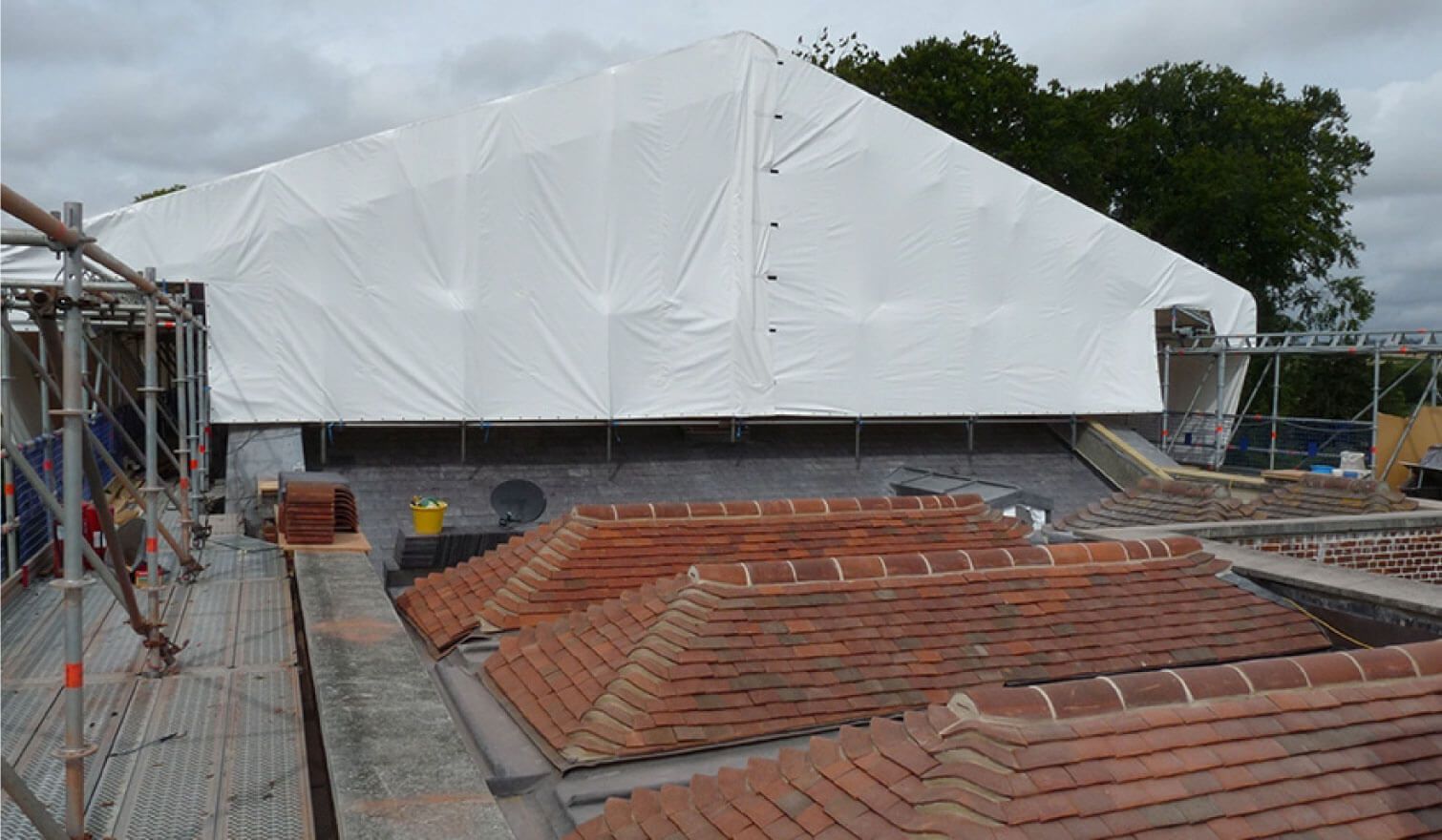 Cranborne Lodge - Layher Rolling Keder Temporary Roof