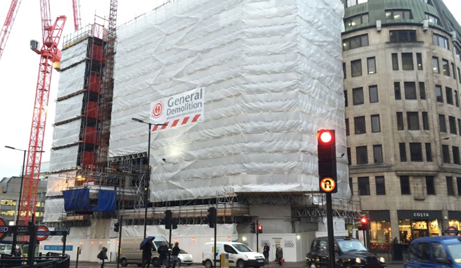 King William Street - Pavement Loading Gantry, Hoist Run-off and Cantilever Truss-out