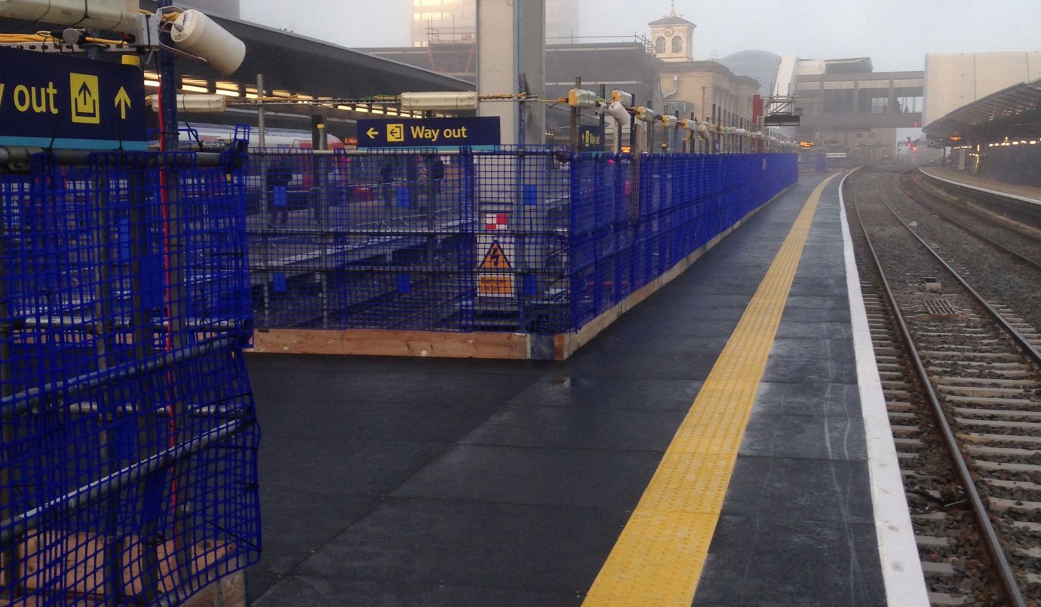 Reading Station - Temporary Platform 7