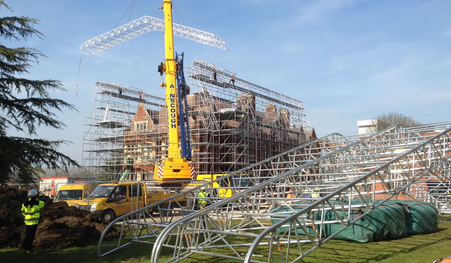 Tempsford Hall - Layher Keder XL Rolling Roof and Allround Access Scaffold