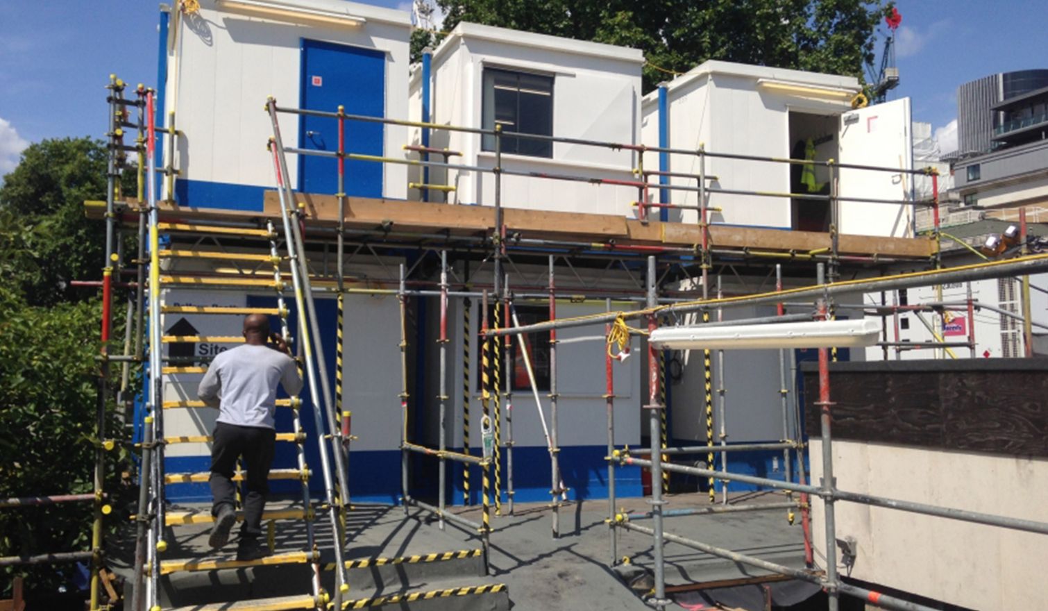 Tower Hill Station - Pavement and Cabin Support Gantries and Access Scaffold